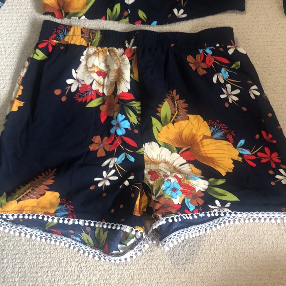 Two piece cute Zaful set - Picture 2 of 3